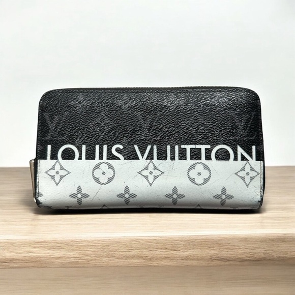 Authentic Louis Vuitton Eclipse Split White & Gray Monogram Leather Zippy Wallet - Picture 1 of 14